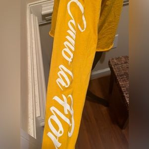 Cropped top! Selena print nice bright color